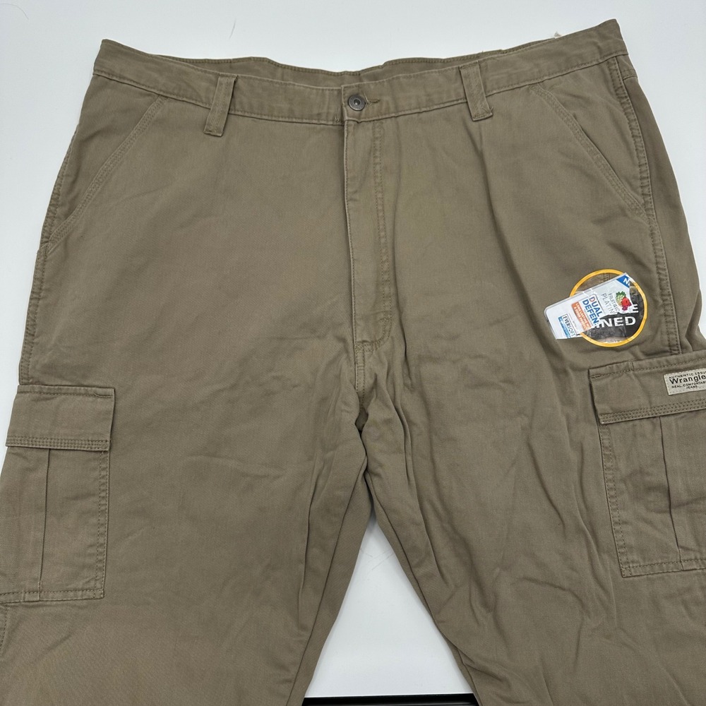 Wrangler Mens Fleece Lined Cargo Pants Tan Relaxed Fit 42x30 70WFLBH Khaki NWT